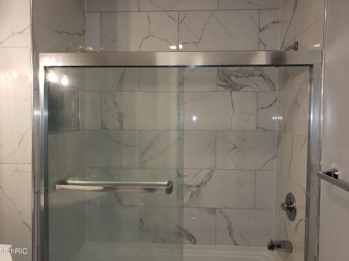 1502 Porter Rd, Meskegon MI 49441-5766 exterior