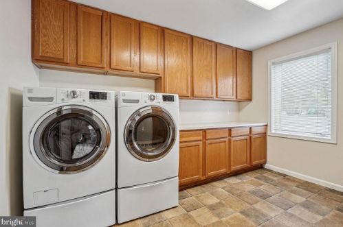 5247 Mitchell St, Alexandria VA 22312-2126 exterior