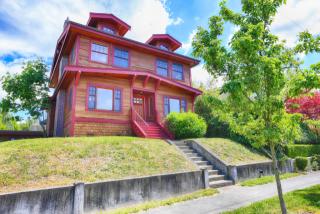 4916 Wallingford Ave, Seattle, WA 98103-6837