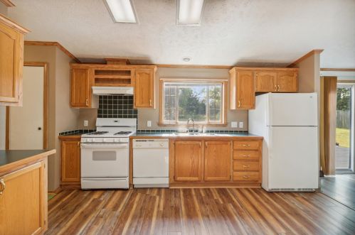 8649 12 St, Kalamazoo MI 49009-9085 exterior