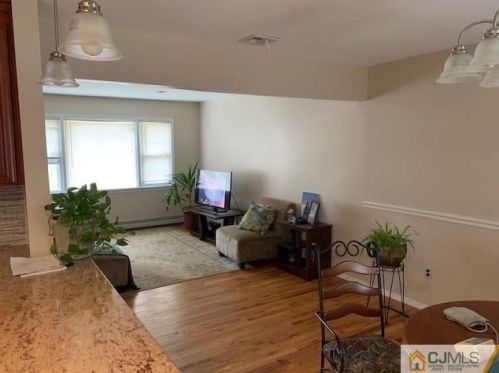 1415 Greenwood Dr, Piscataway, NJ 08854-2038