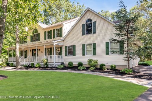 5 Dickens Ct, Jackson Twp NJ  08527-2844 exterior