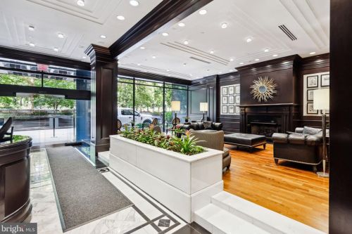 219 18th St, Philadelphia PA  19103-6141 exterior