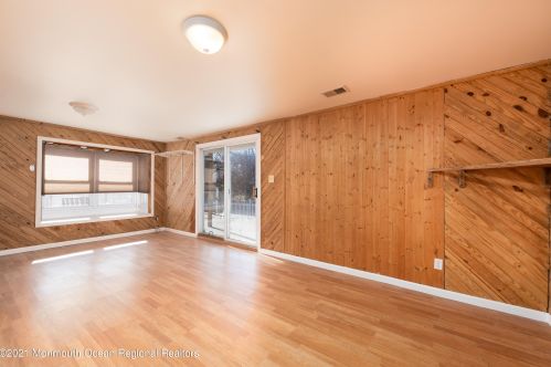 12 Crk Rd, Hazlet NJ 07730-2205 exterior