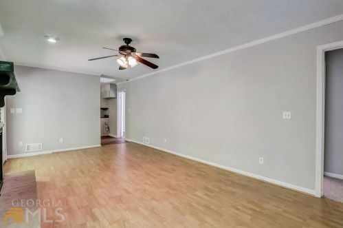 6161 Greenbrook Dr, Austell GA exterior