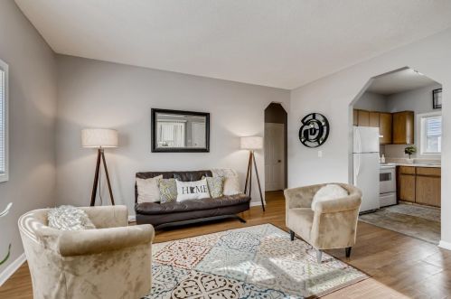 806 Earl St, Saint Paul MN 55106-3943 exterior