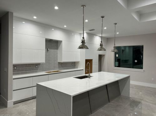 2461 Golden Gate Blvd, Naples FL 34120-3717 exterior