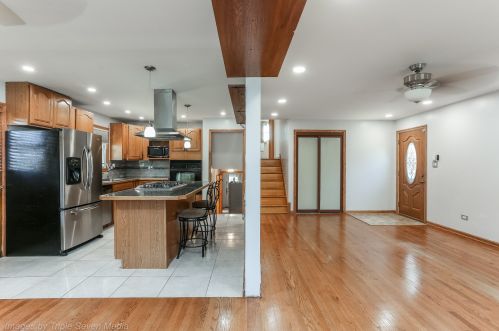 9129 Trumbull Ave, Chicago IL 60655-2507 exterior