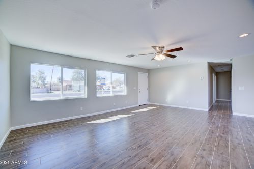 1942 Campo Bello Dr, Phoenix AZ 85032-2051 exterior