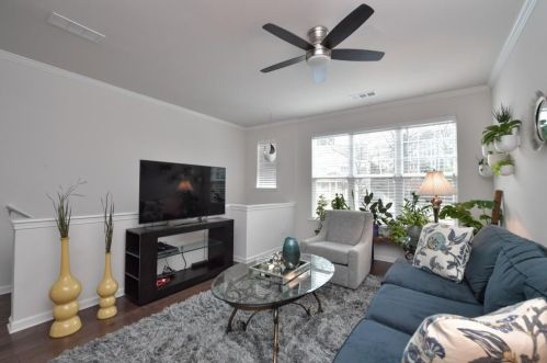 1025 Liberty Pkwy, Atlanta GA 30318-9376 exterior