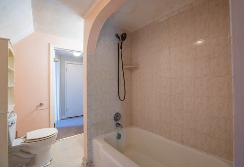 25 Chestnut St, West Springfield MA 01089-2804 exterior