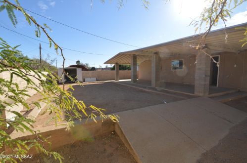372 Corona Rd, Tucson AZ 85746-8809 exterior