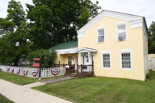 514 Kalamazoo St, Paw Paw MI 49079-1130 exterior