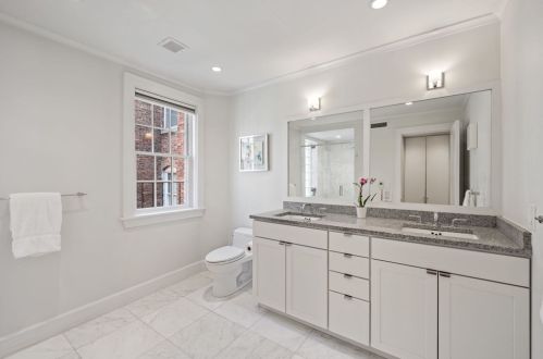 26 Gdn St, Boston MA 02114-3709 exterior