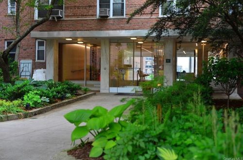 800 Grand Concourse, Bronx NY  10451-3003 exterior