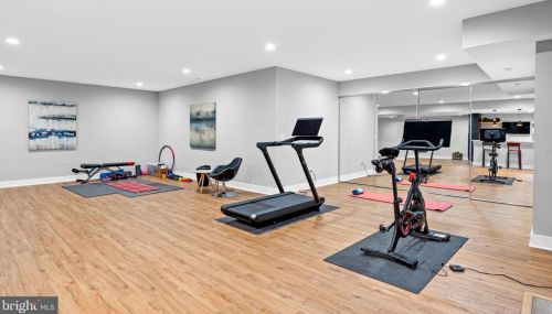 6714 Van Fleet Dr, Mc Lean VA  22101-5140 exterior