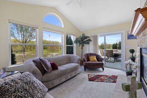 9224 Edgewater Dr, Milwaukee WI 53224-5264 exterior