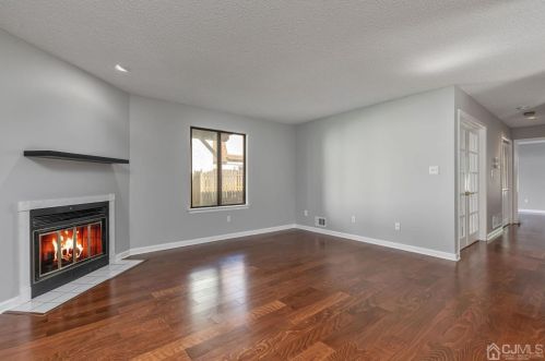 65 Park Gate Dr, Edison NJ 08820-4025 exterior