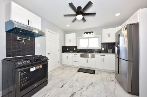 1939 18th St, Milwaukee WI  53205-1646 exterior