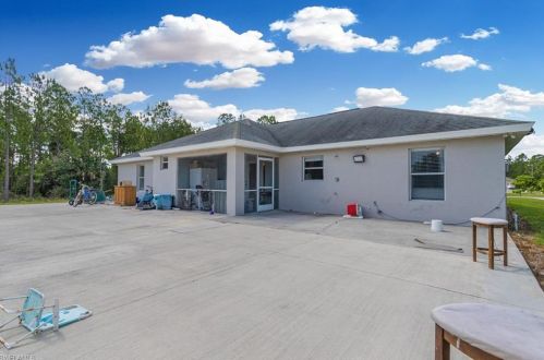 3365 27 Ave, Naples FL 34117-7136 exterior