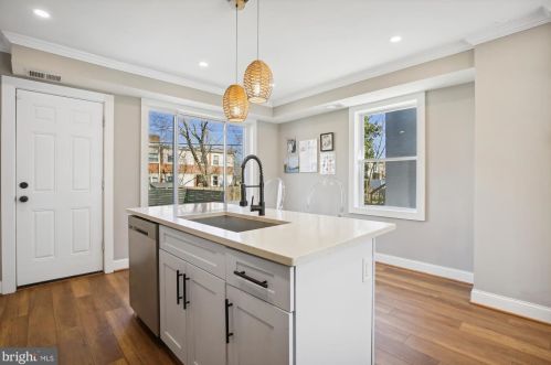 252 Oakwood St, Washington DC  20032-1721 exterior