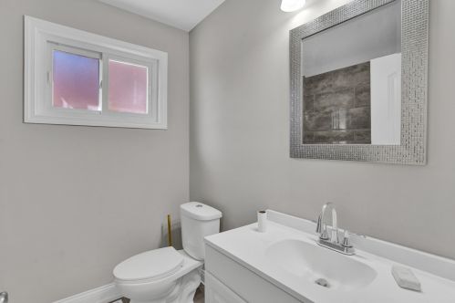 9722 Calumet Ave, Chicago IL  60628-1430 exterior