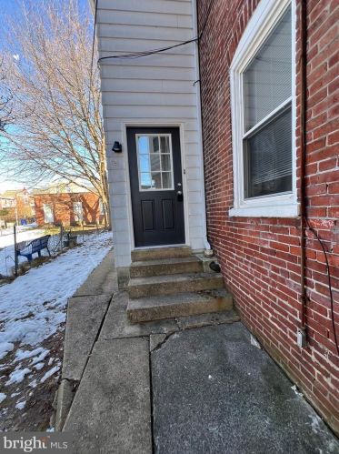 33 4th St, Pottstown PA  19464-5215 exterior