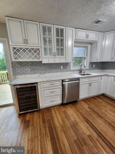 8124 Bonaire Ct, Silver Spring MD 20910-4663 exterior