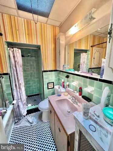 3433 Friendship St, Philadelphia PA 19149-1620 exterior