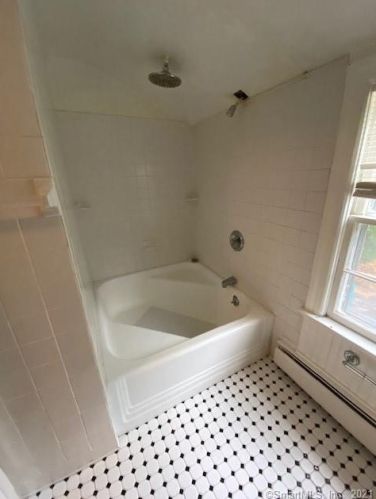 15 Anderson Rd, Norwalk CT 06851-2402 exterior