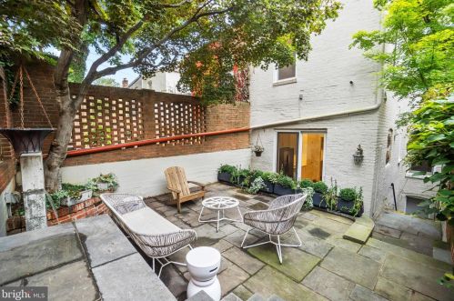 3021 Cambridge Pl, Washington DC  20007-2914 exterior