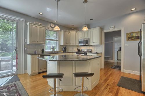 1014 Peggy Dr, Hummelstown PA 17036-9025 exterior