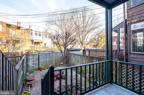 132 12 St, Washington DC 20003-1413 exterior