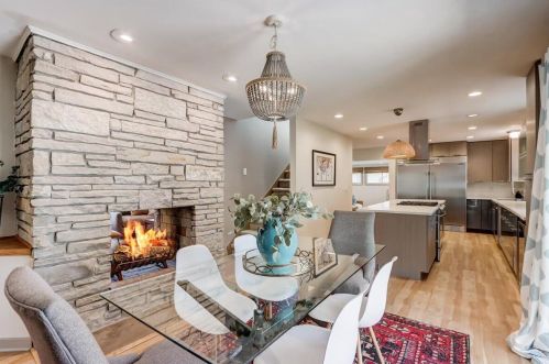 9200 Ironwood Ln, Milwaukee WI  53217-1211 exterior