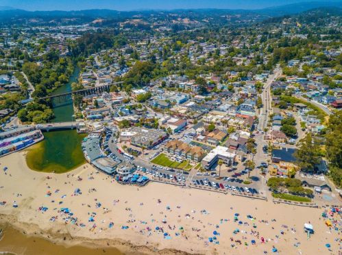 1480 42nd Ave, Capitola CA 95010-3027 exterior