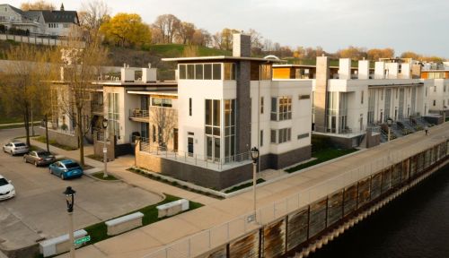 1912 Booth St, Milwaukee WI  53212-3468 exterior