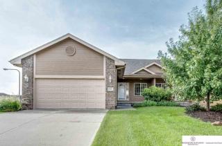 20201 B St, Omaha, NE 68130-5116