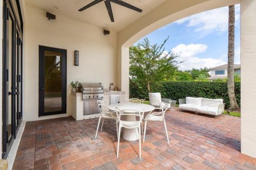 17894 Monte Vis Dr, Boca Raton FL 33496-1057 exterior