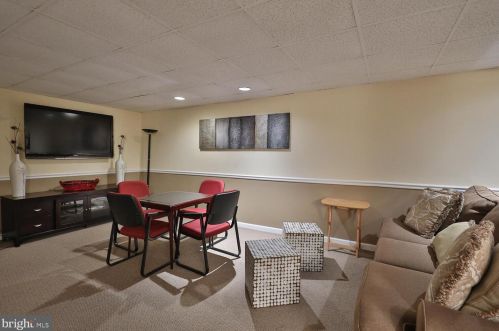 1680 Huntingdon Pike, Huntingdon Valley PA  19006-6906 exterior