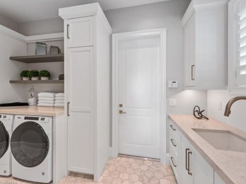 1345 1 Ave, Naples FL 34102 exterior