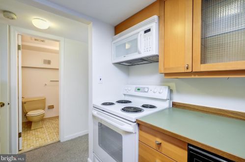 132 12 St, Washington DC 20003-1413 exterior