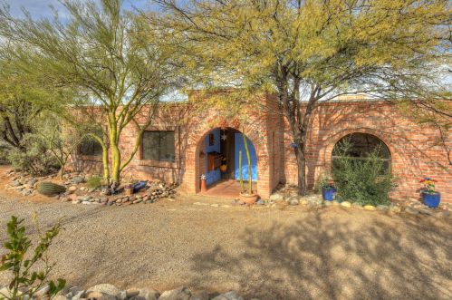 6541 Camino Katrina, Tucson, AZ 85718-2021