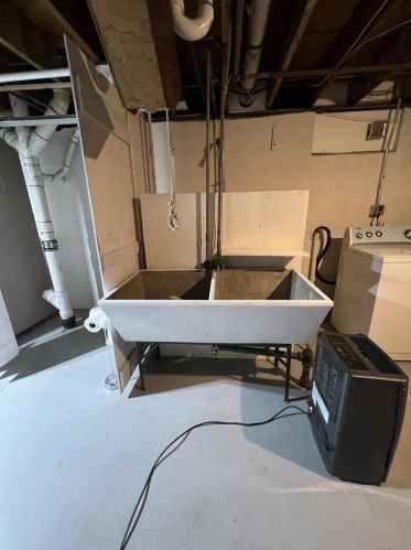 304 Espanola Ave, Kalamazoo MI  49004-1104 exterior