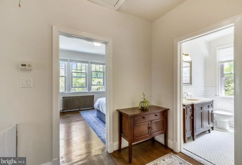 7426 Piney Branch Rd, Silver Spring MD 20901-4352 exterior