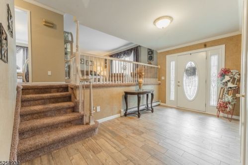 54 Fairview Dr, East Hanover, NJ 07936-3508