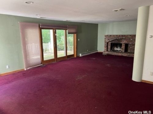 7 Croydon Ct, Huntington Station NY 11746-6143 exterior