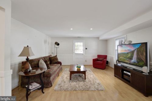 10601 Woodsdale Dr, Silver Spring MD 20901-1547 exterior