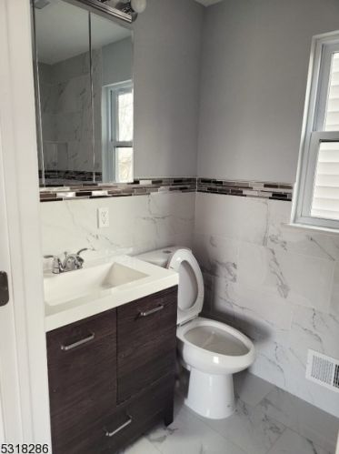 393 9 St, Newark NJ 07107-1907 exterior