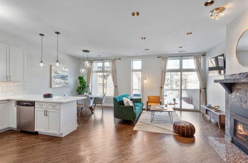 2124 Division St, Chicago, IL 60622-2985