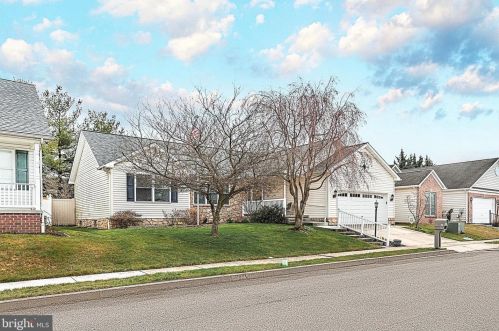 409 Chapelwood Dr, Hanover PA  17331-5232 exterior